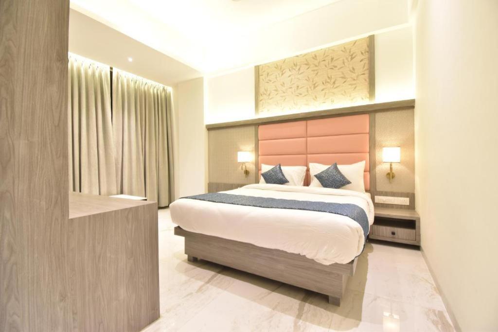 Glitz Hotels La Dahlia - Premium Тхане Экстерьер фото