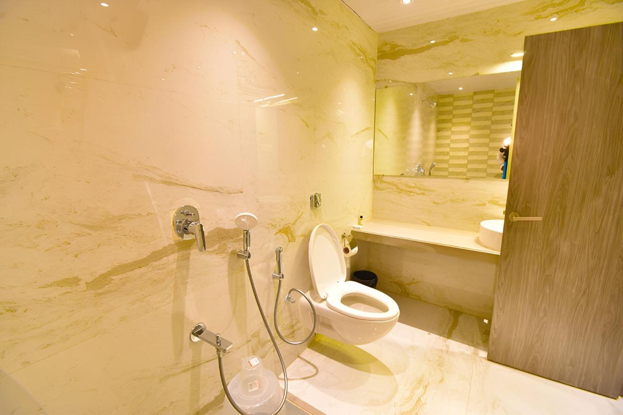 Glitz Hotels La Dahlia - Premium Тхане Экстерьер фото