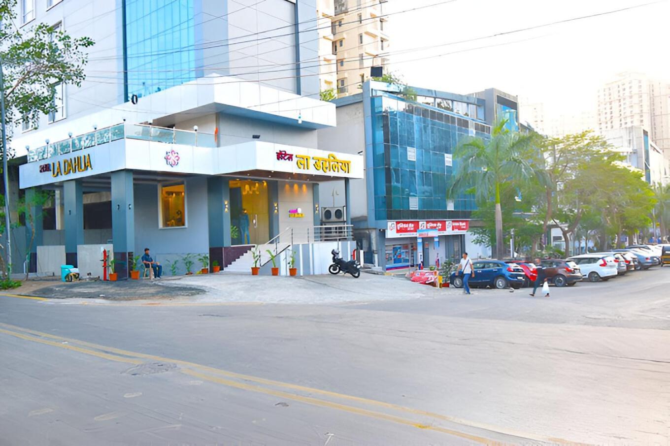 Glitz Hotels La Dahlia - Premium Тхане Экстерьер фото